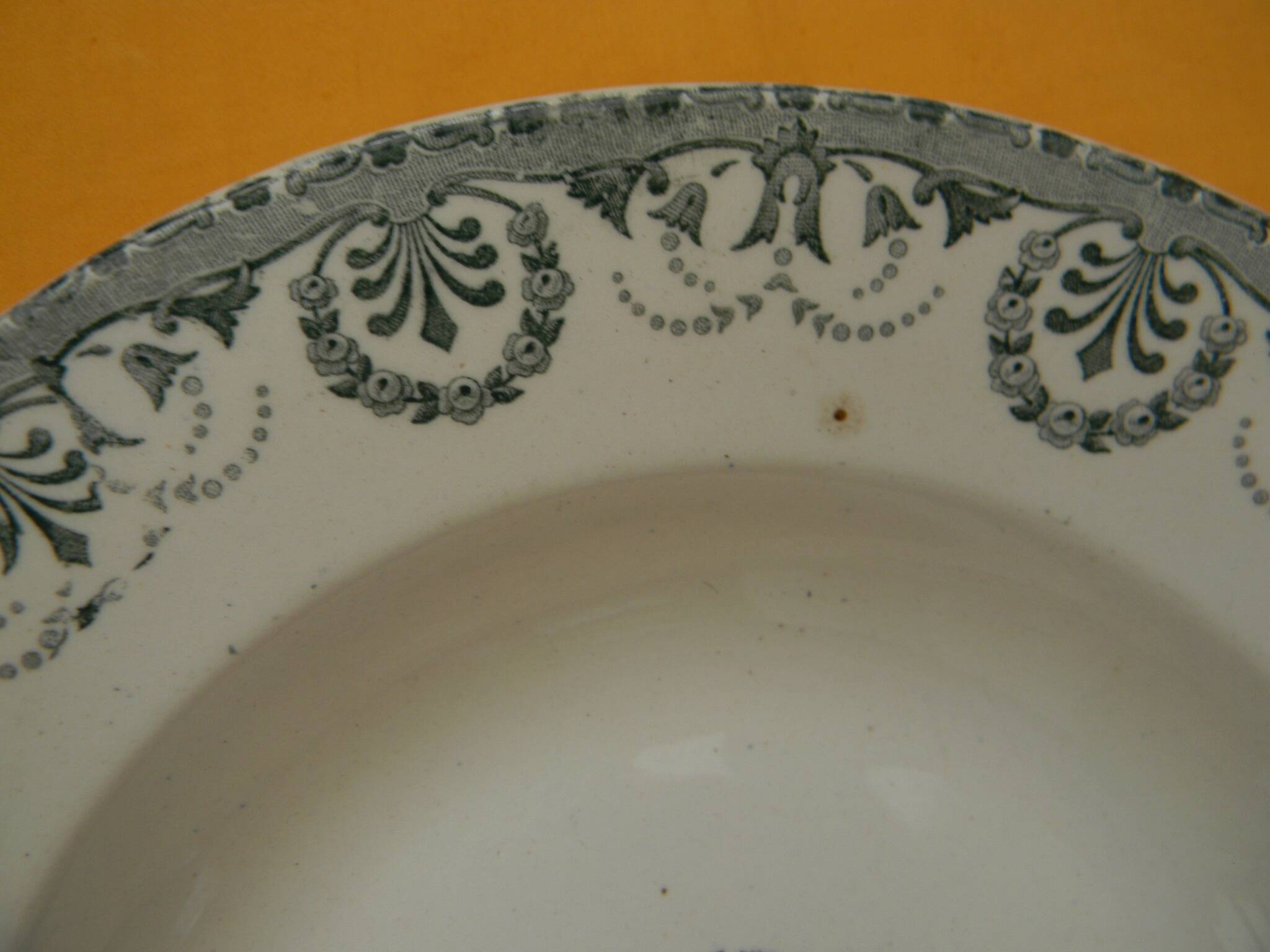 Set of 6 deep earthenware plates from CHOISY LE ROI Boulenger. IENA model.