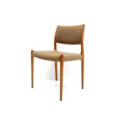 Ensemble de 4 chaises vintage par Niels Moller model 80 en chêne