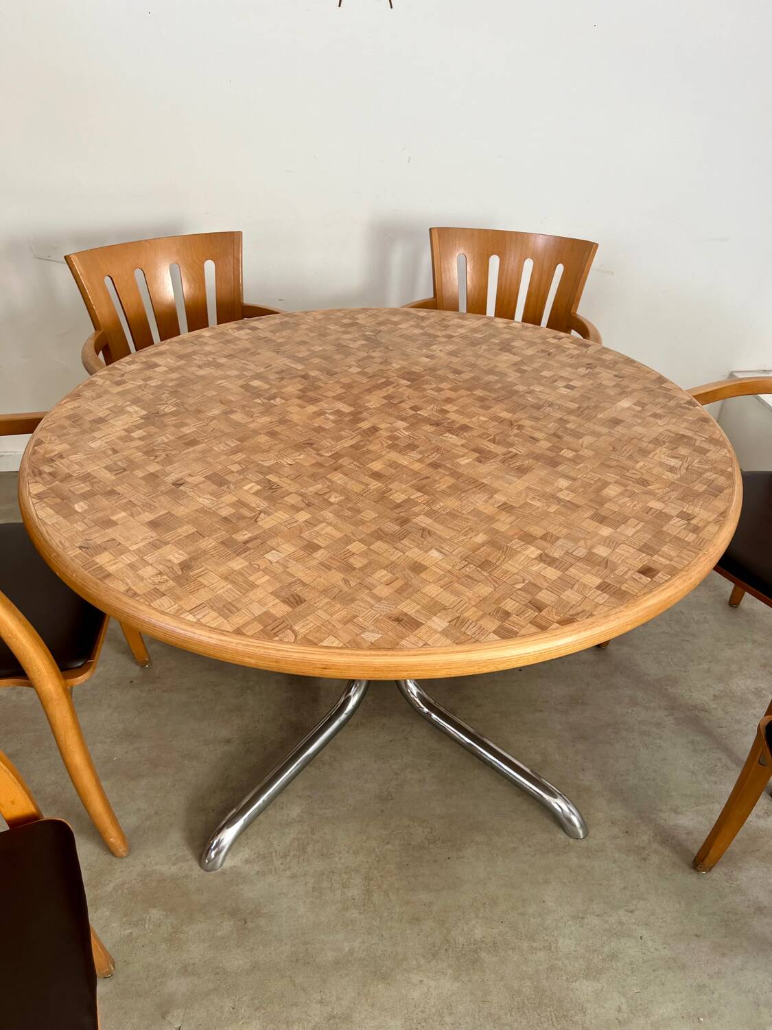 Table en bois marqueté et bois, design Dieter Waeckerlin Idealheim, années 70