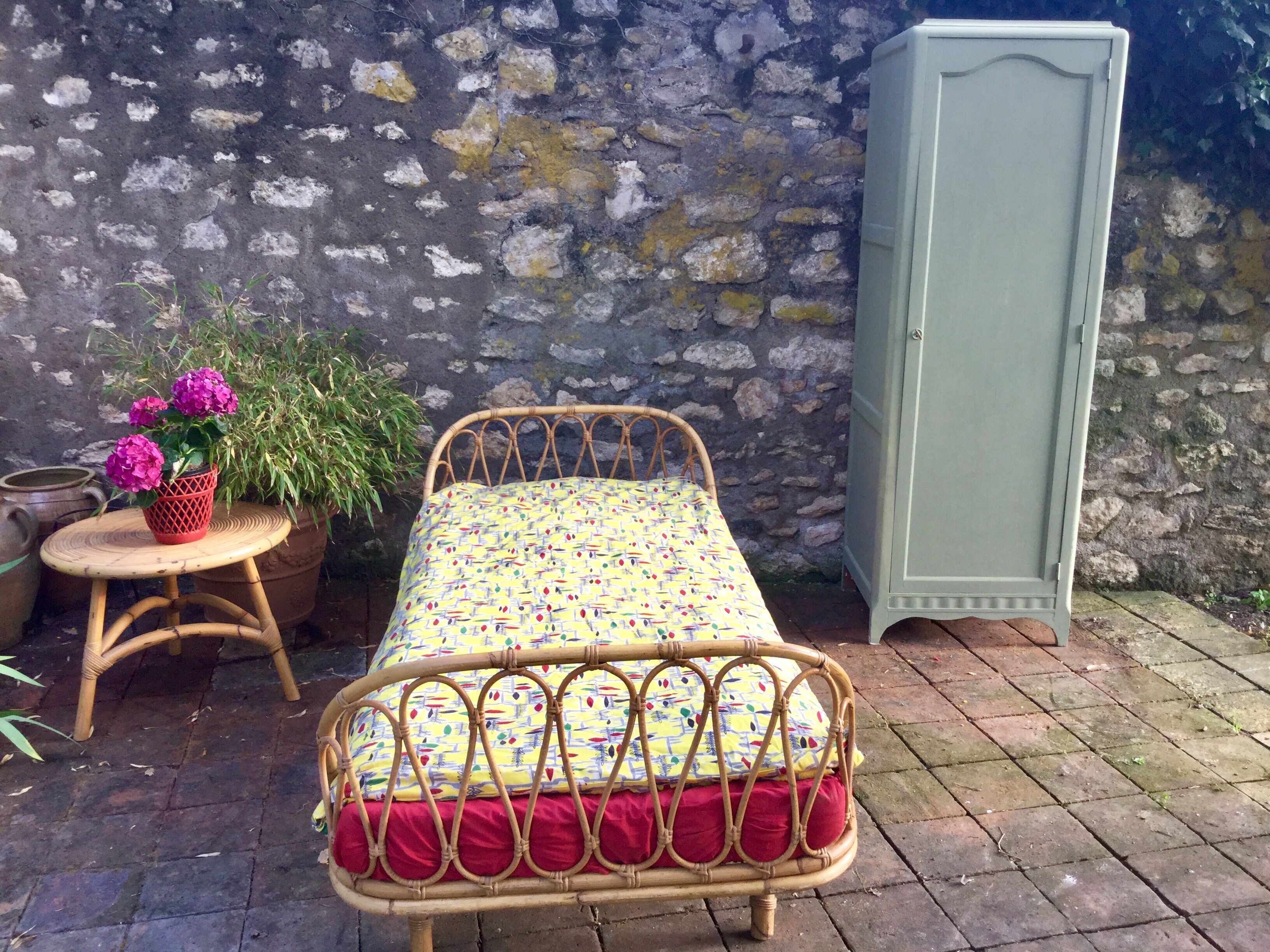 Bed rattan of the 1960s
