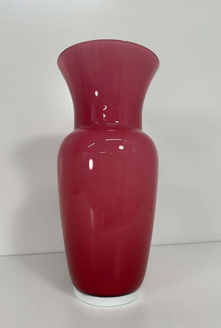 Italian Pink Murano Glass Vase, By Tommaso Buzzi, 1990s