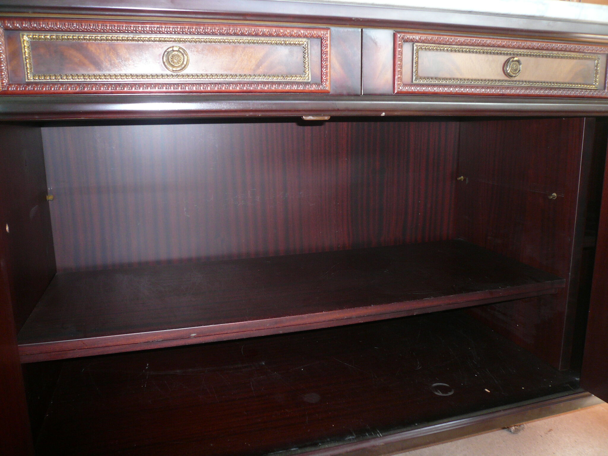 Sideboard style Louis XVI