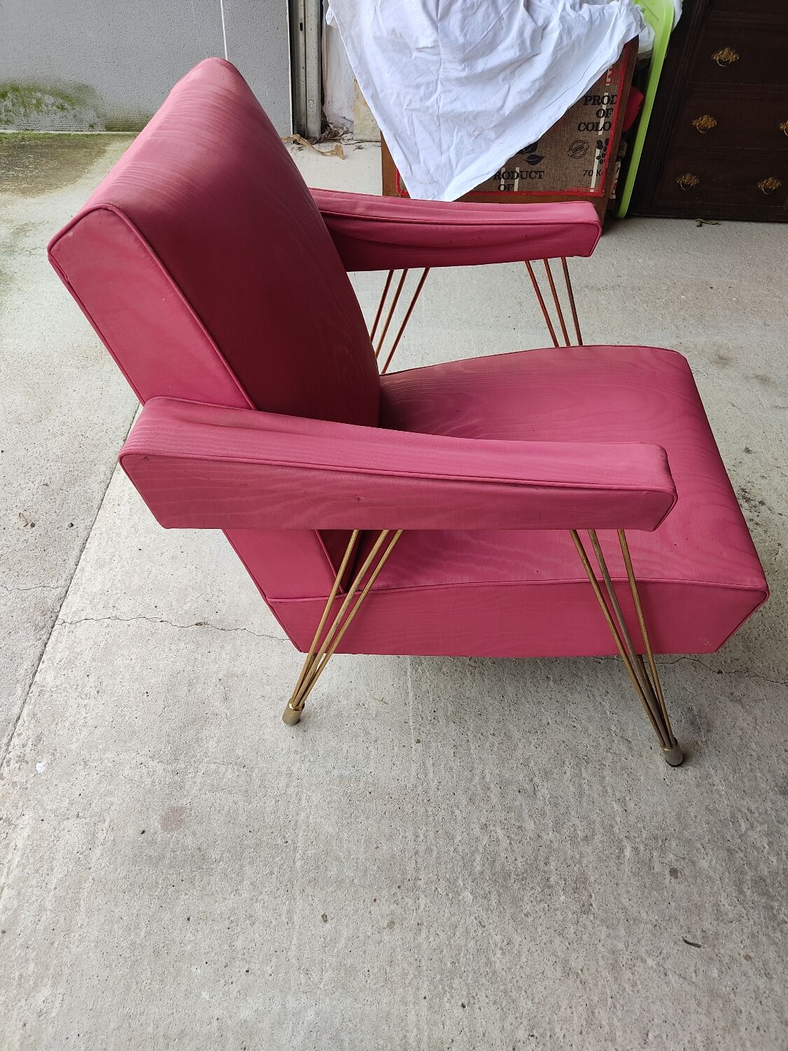 Vintage hairdresser chair feet compass.