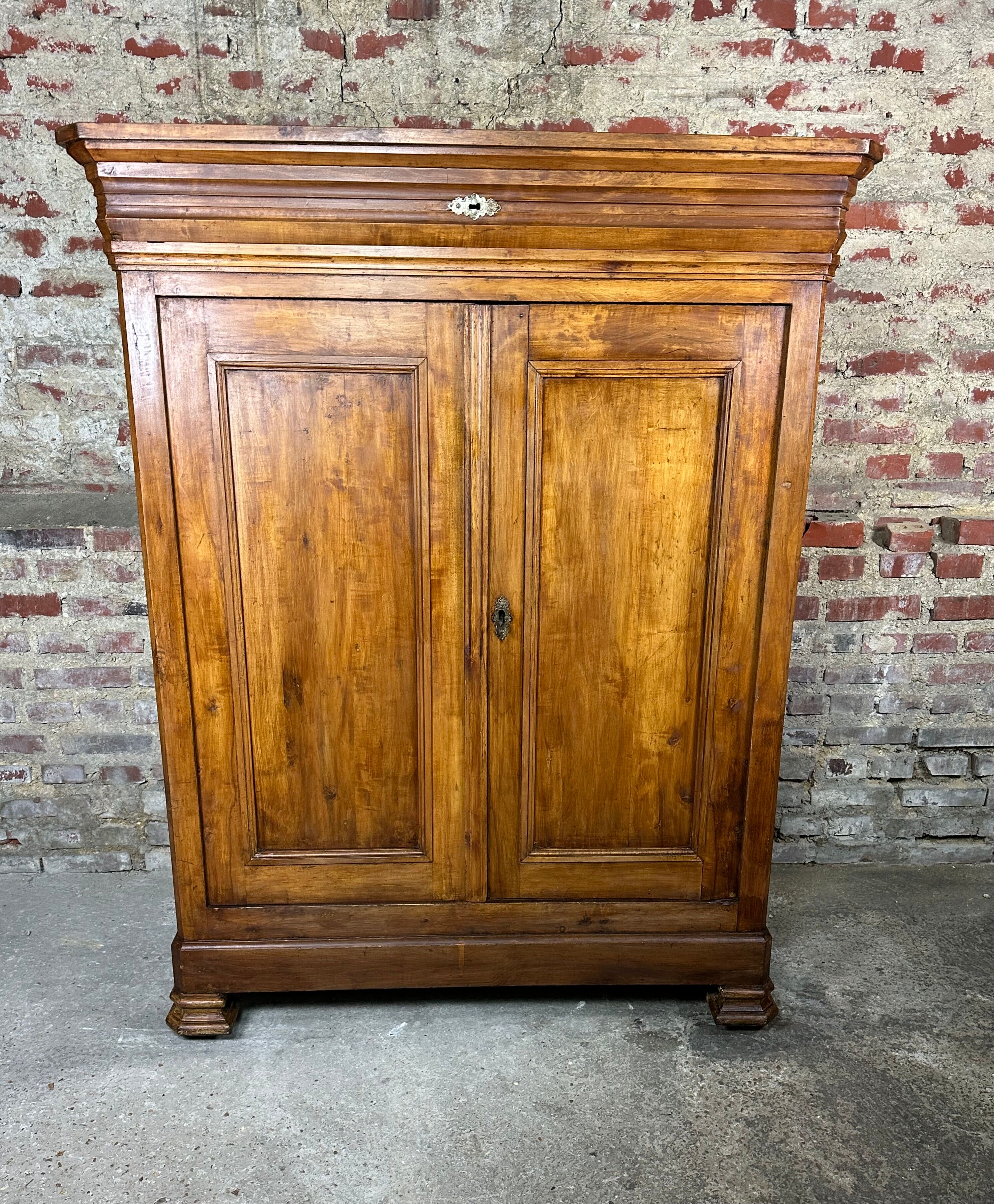 Louis Philippe high era sideboard in walnut