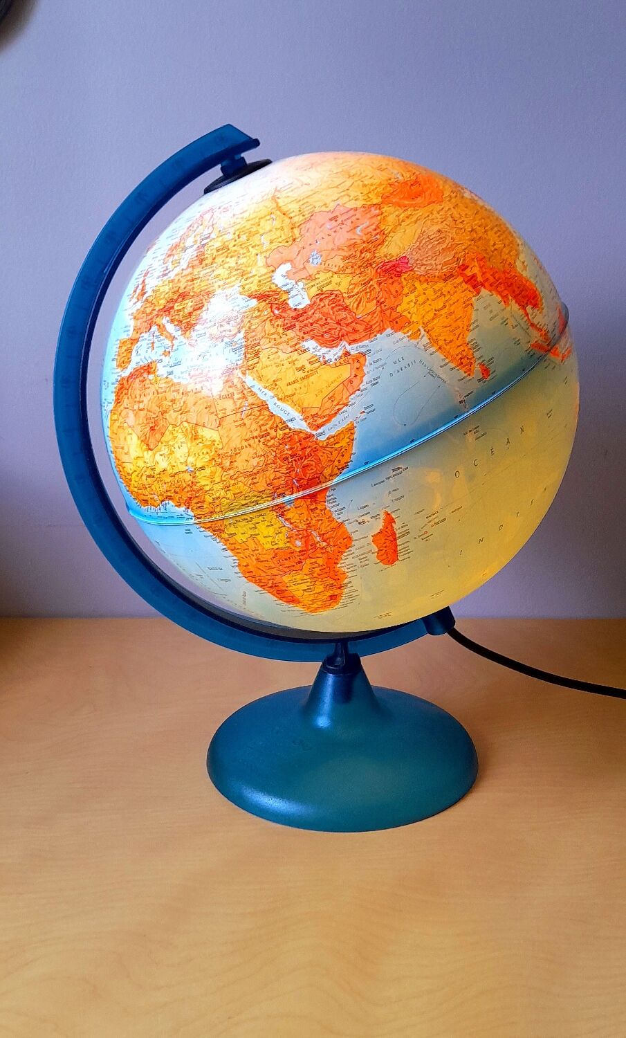 Luminous globe