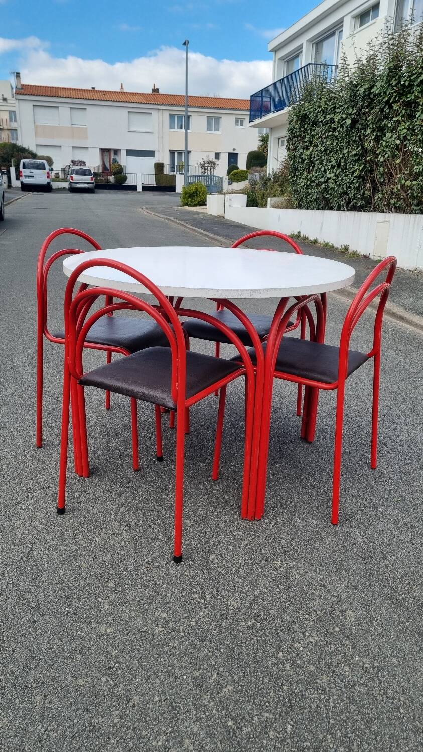 Vintage table and 6 chairs set