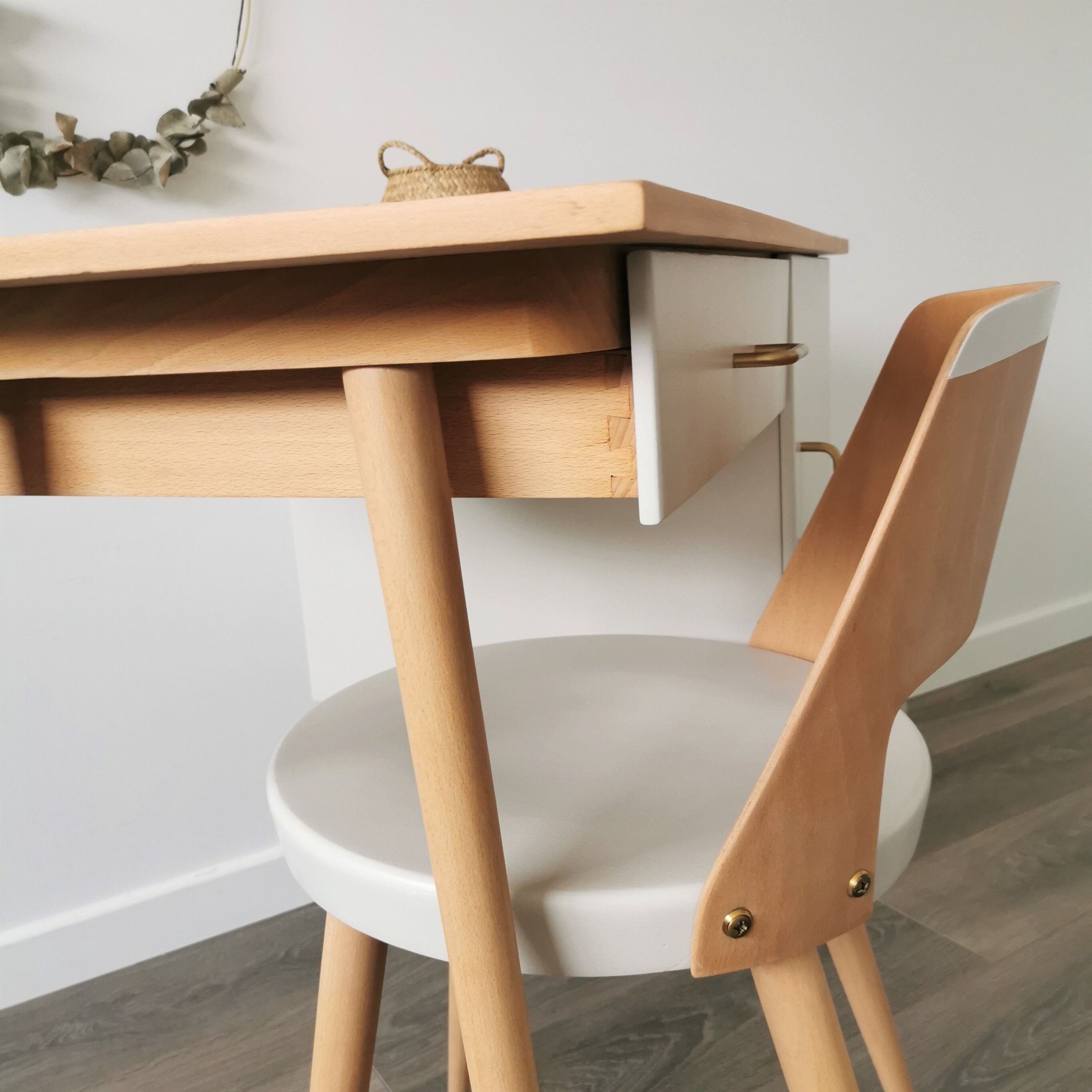 Baumann desk and chair