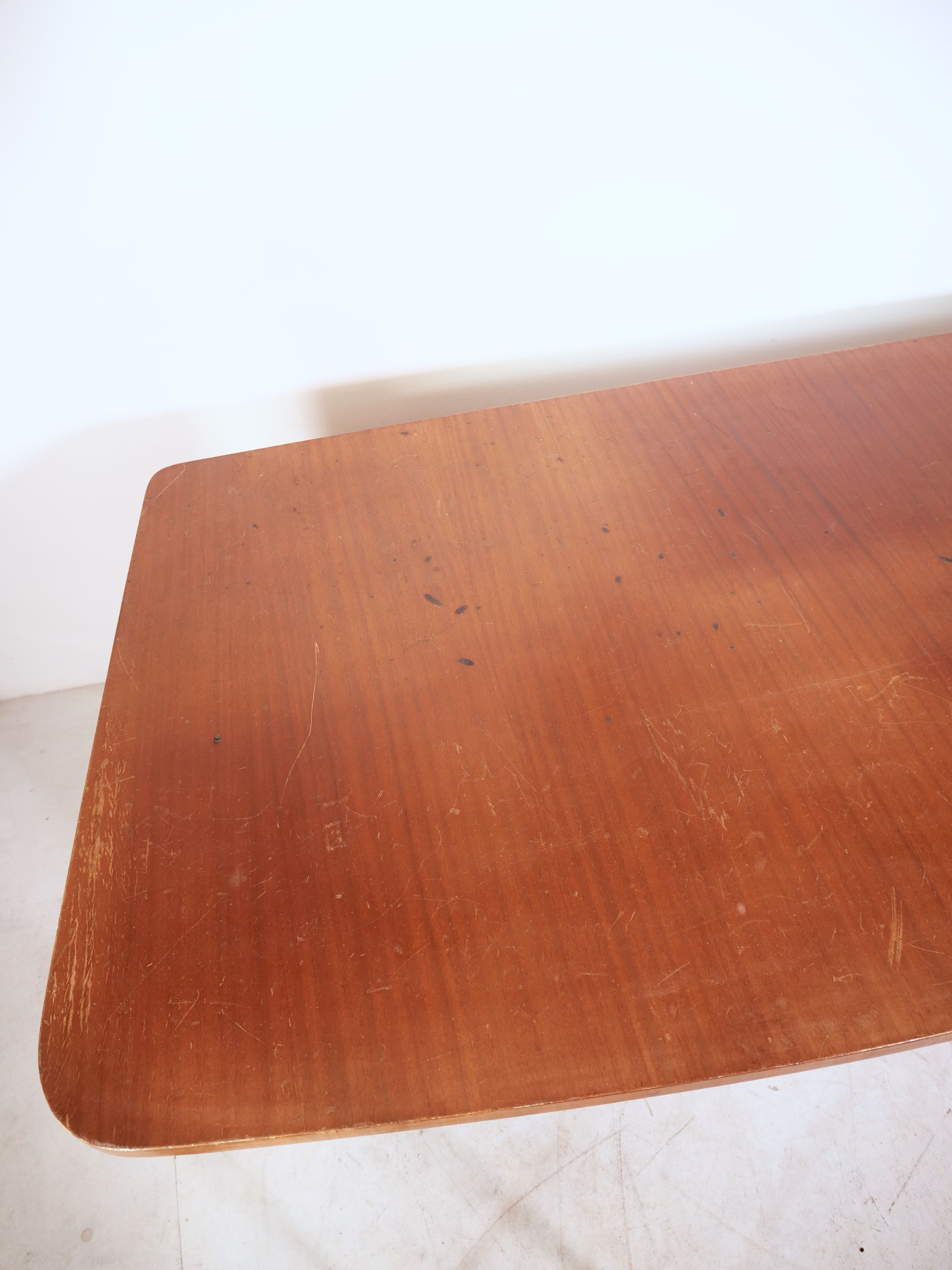 Executive desk model Boomerang standard from De Coene