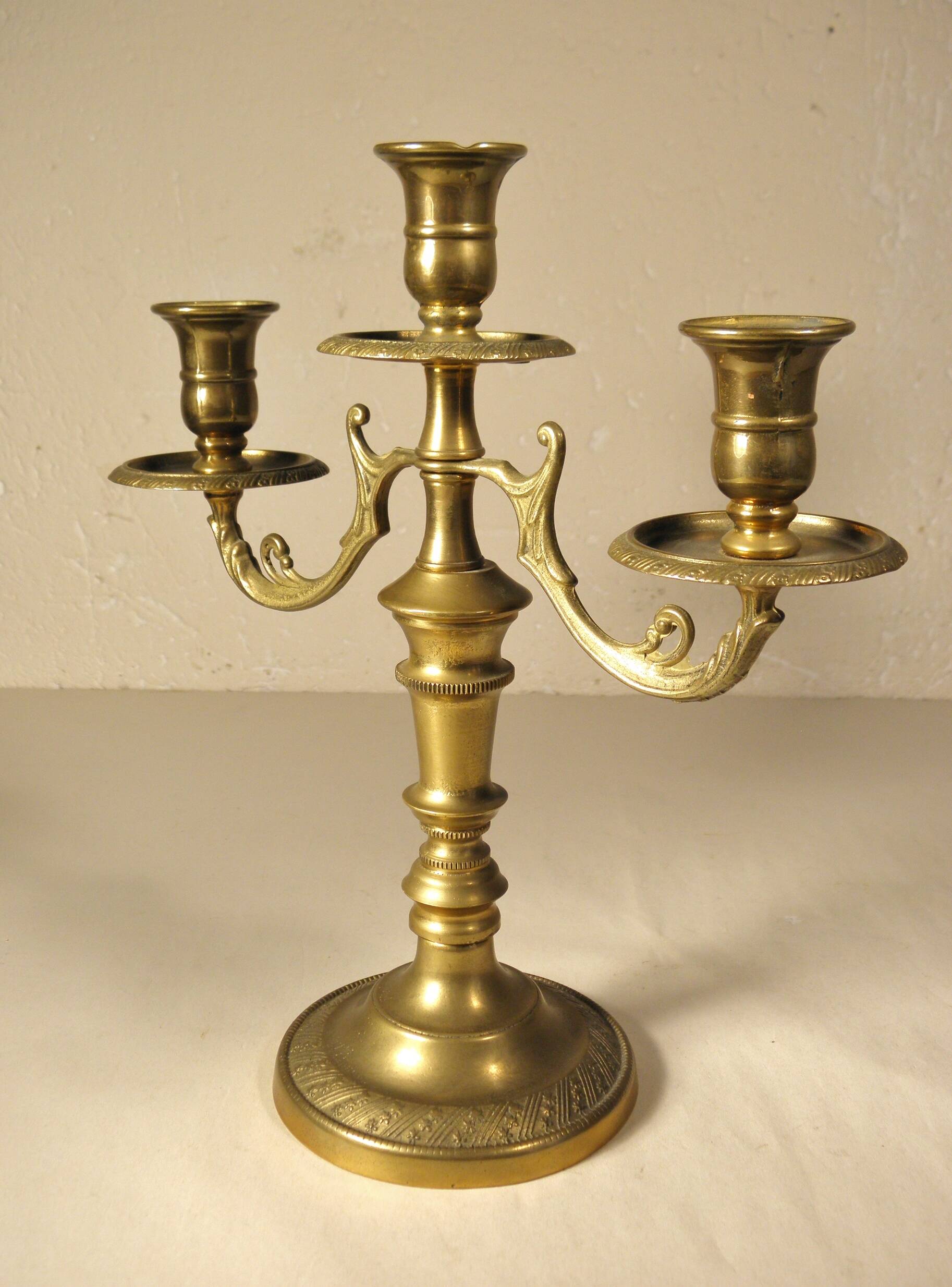 Three-light candlestick in gilded bronze