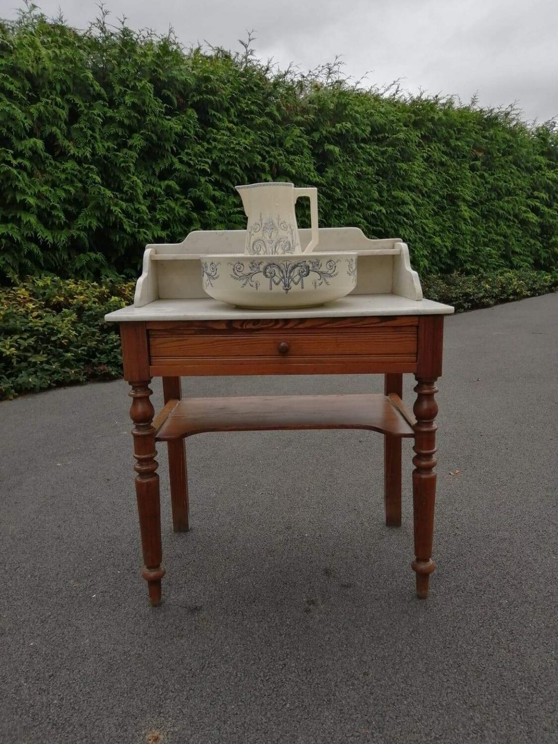 Toilet table with trim