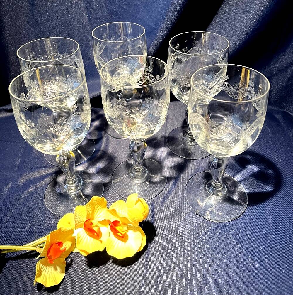Set of 6 water glasses in engraved glass vierzon emma model
