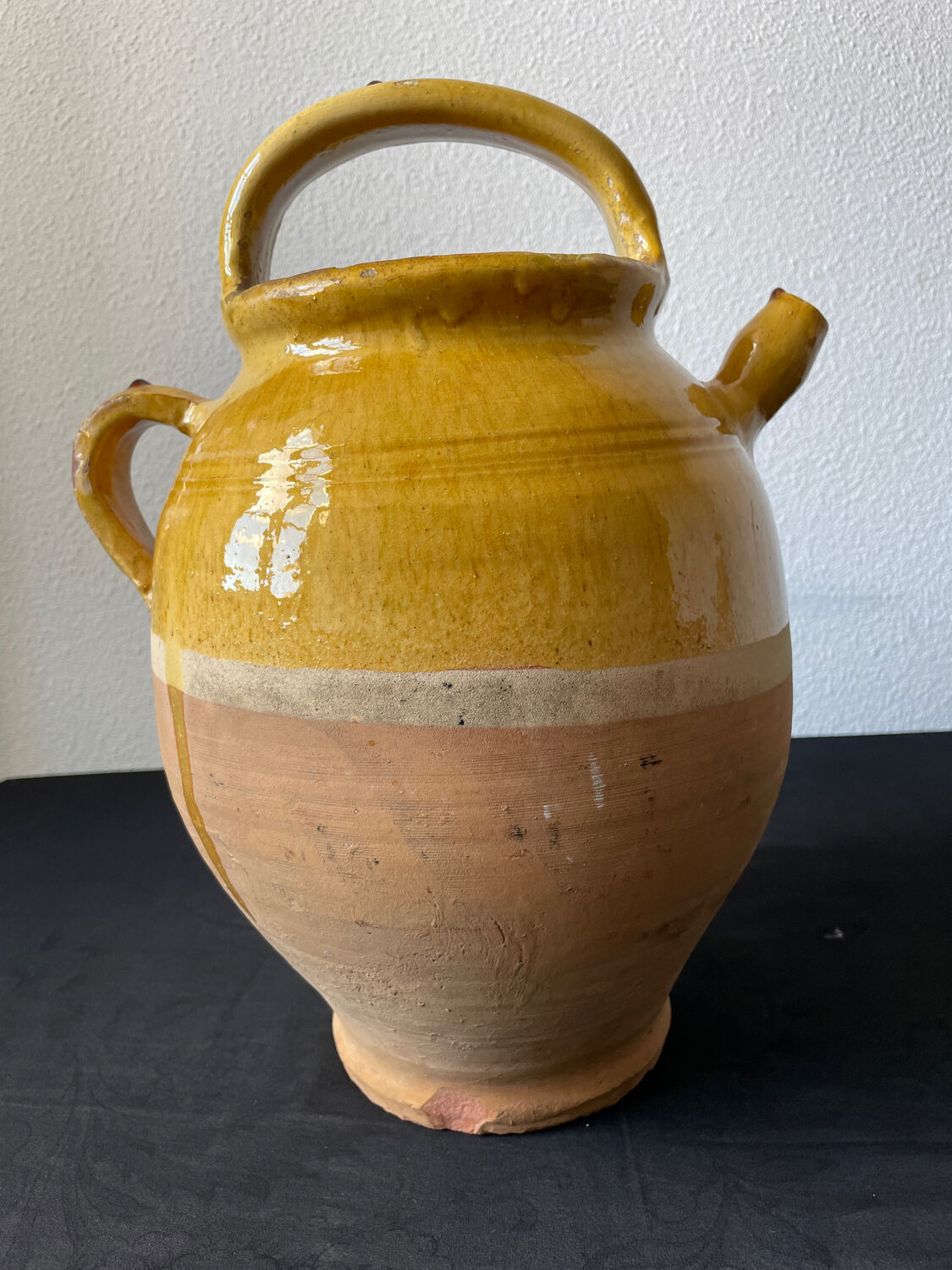 Cruche gargoulette chevrette en terre cuite vernissé jaune