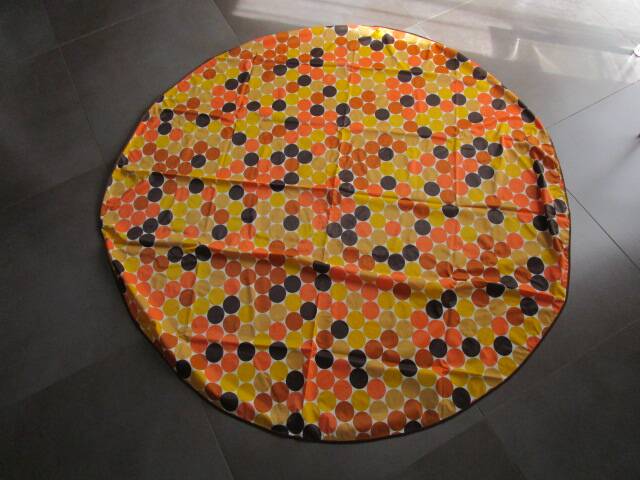 Vintage round tablecloth - 1970s - 140cm