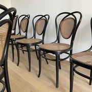 Série de 8 chaises viennoises N.33 de J&J Kohn, 1900