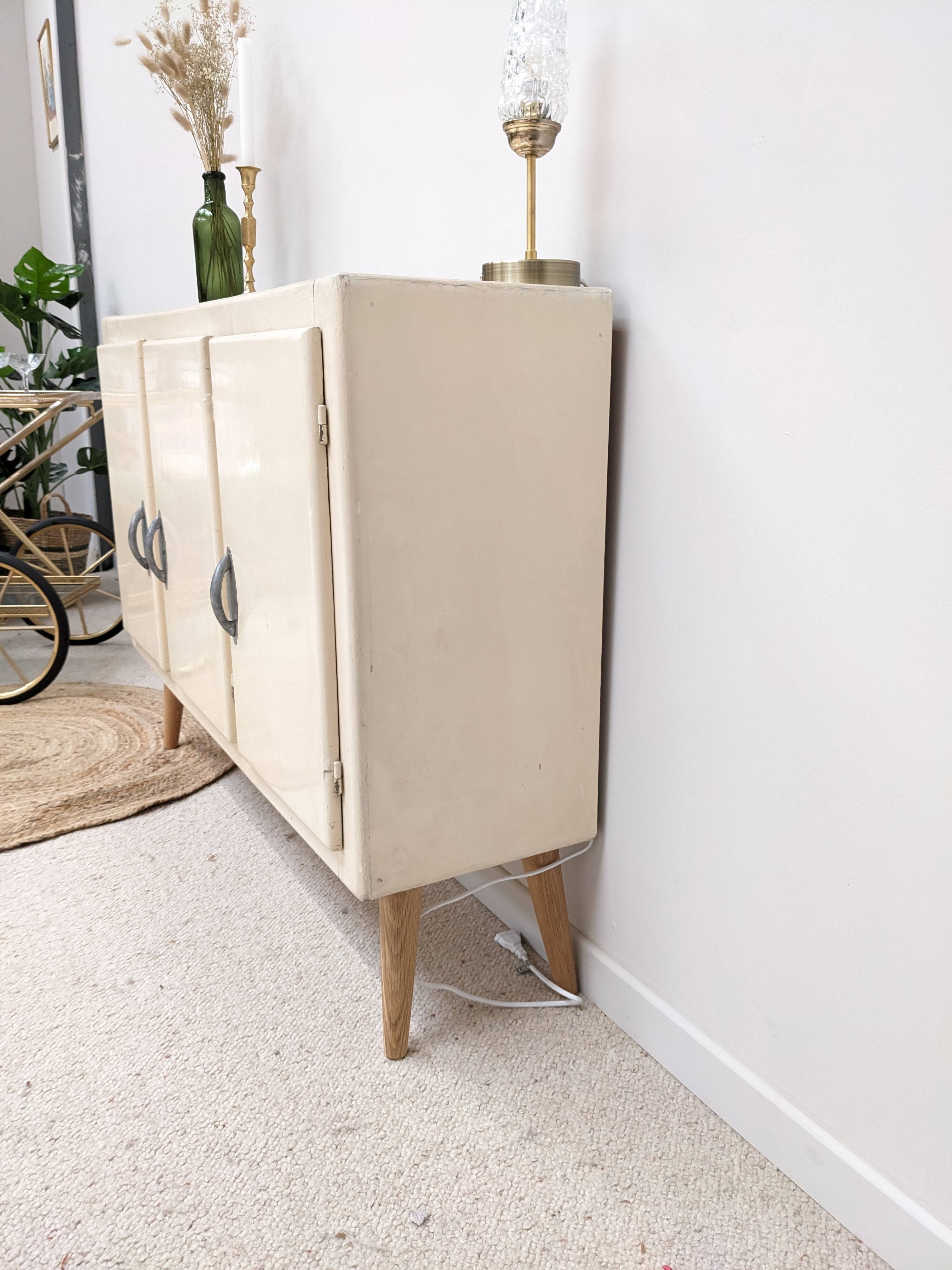 Mado beige sideboard