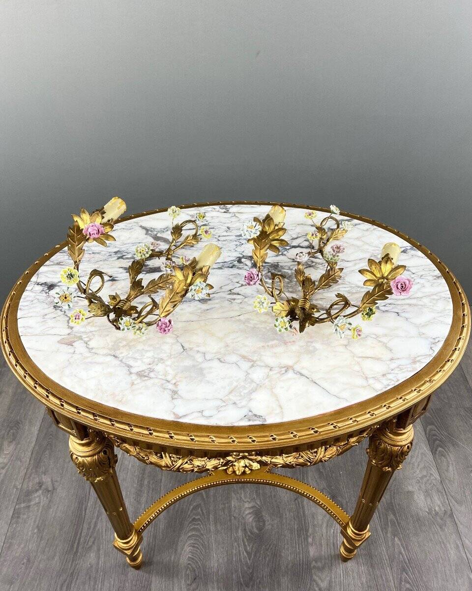 Pair of Maison Baguès wall lights with porcelain flowers, early 19th century