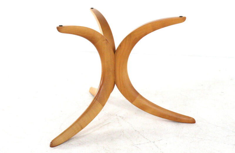 Alma möbel coffee table with boomerang legs and glass top