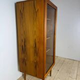 Meuble en teck avec porte en verre, Danemark 1960