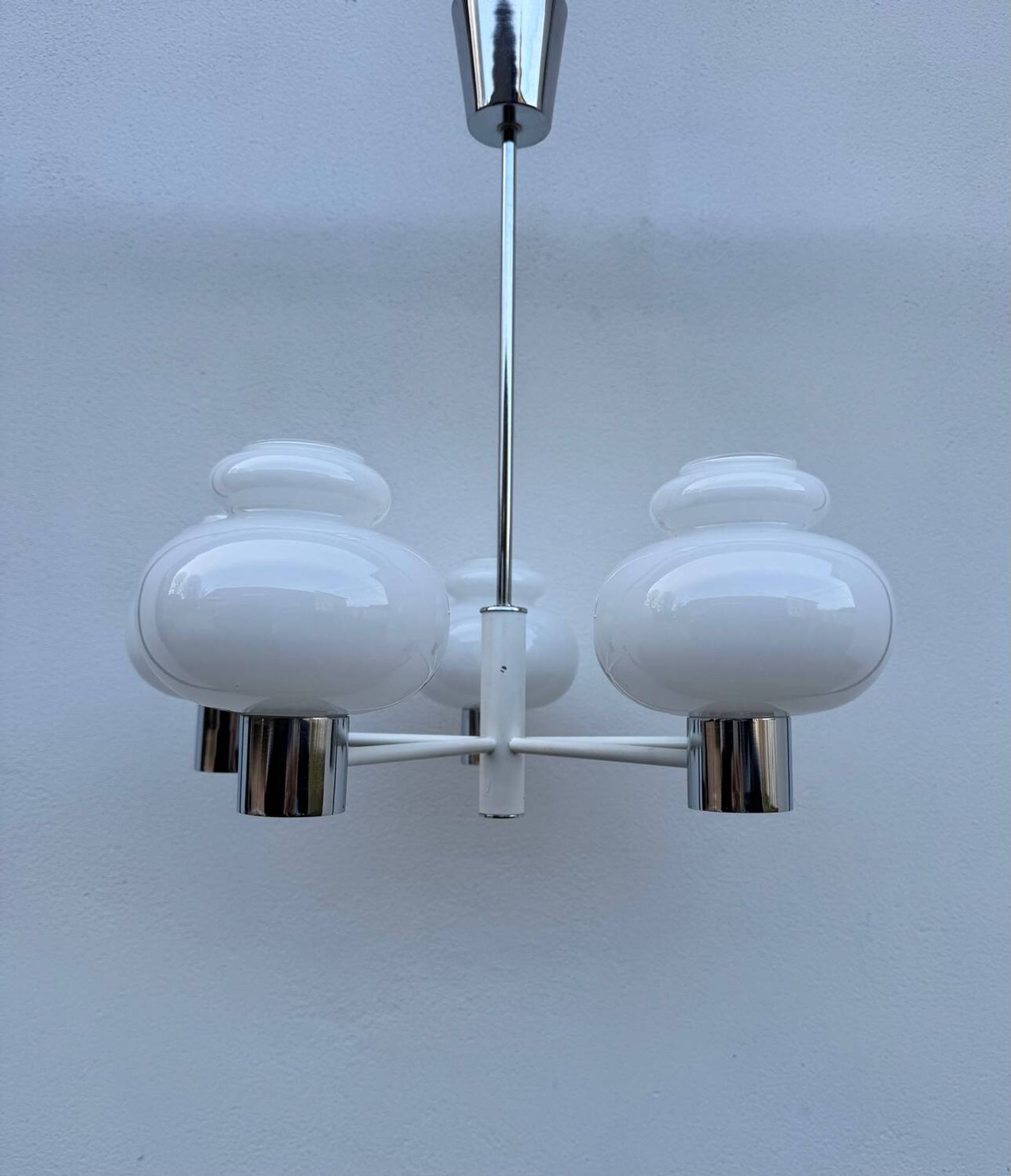 Lustre Space Age opaline chrome années 70