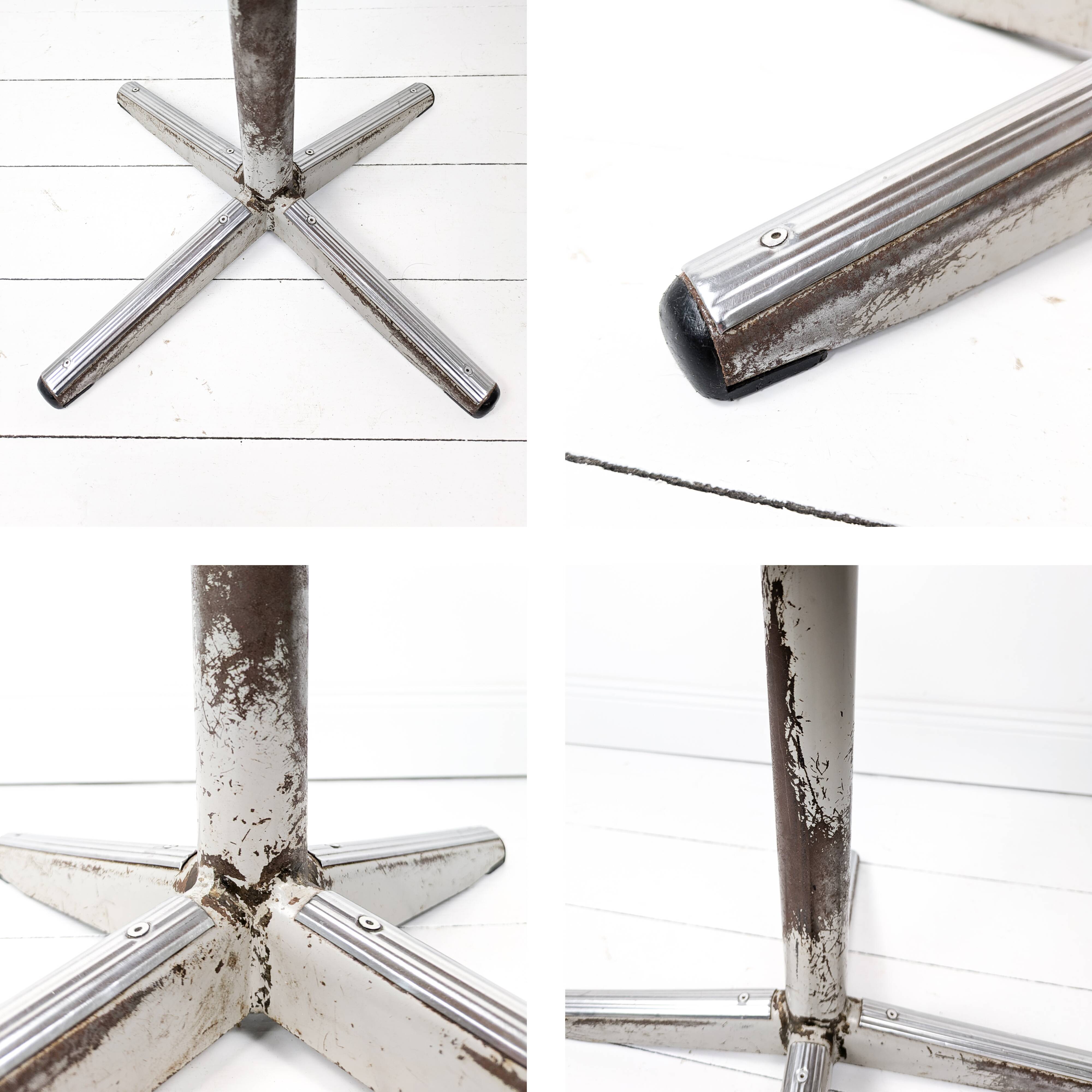 Mid Century Chaise d'école Chaise d'enfant Bois Métal Vintage Rétro Chambre d'enfant Pied Skandi Sca