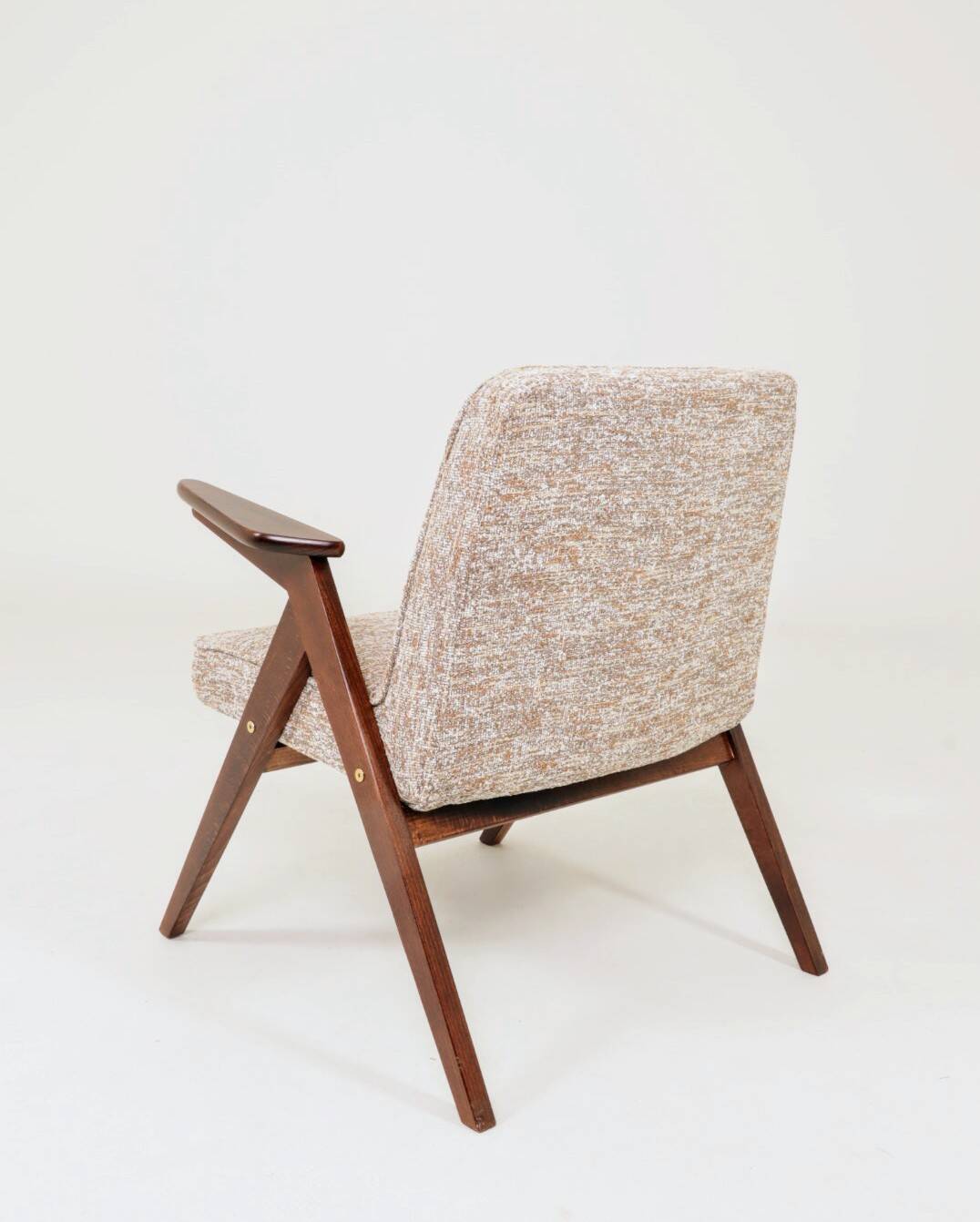 Scandinavian armchair in granola brown, mid-century modern design by Chier.