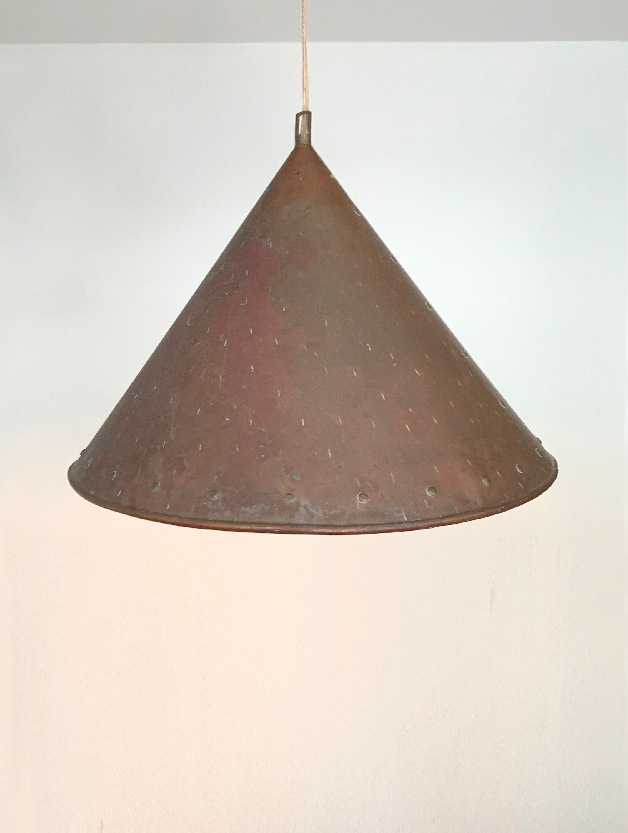 Brutalist pendant lamp, hand-hammered copper, E.S Horn Aalestrup, Denmark 1950-60