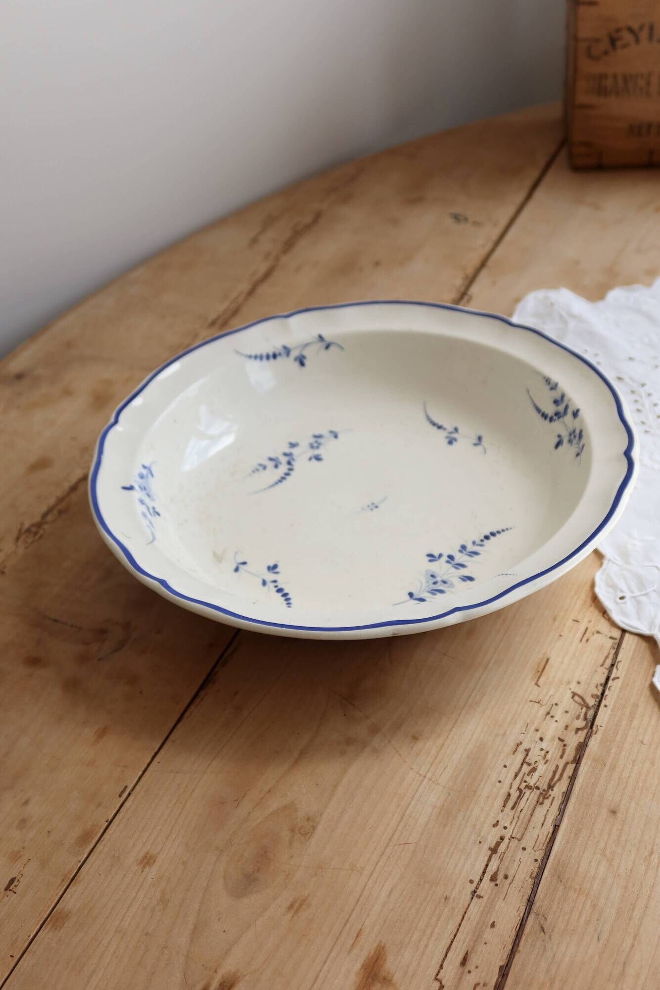 Vintage Lunéville K&G ivory earthenware shallow dish - Blue floral decoration