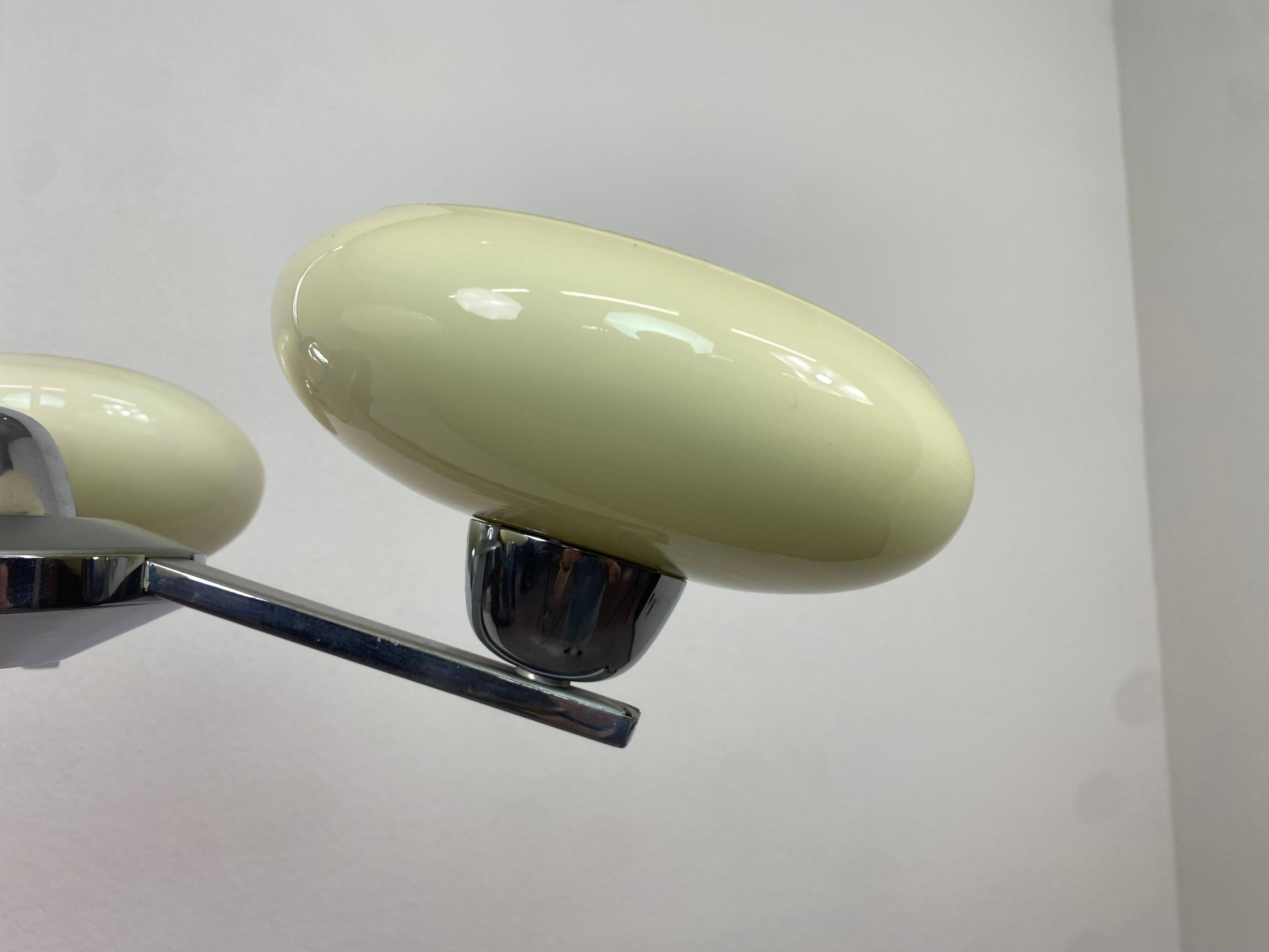 Functionalist pendant lamp