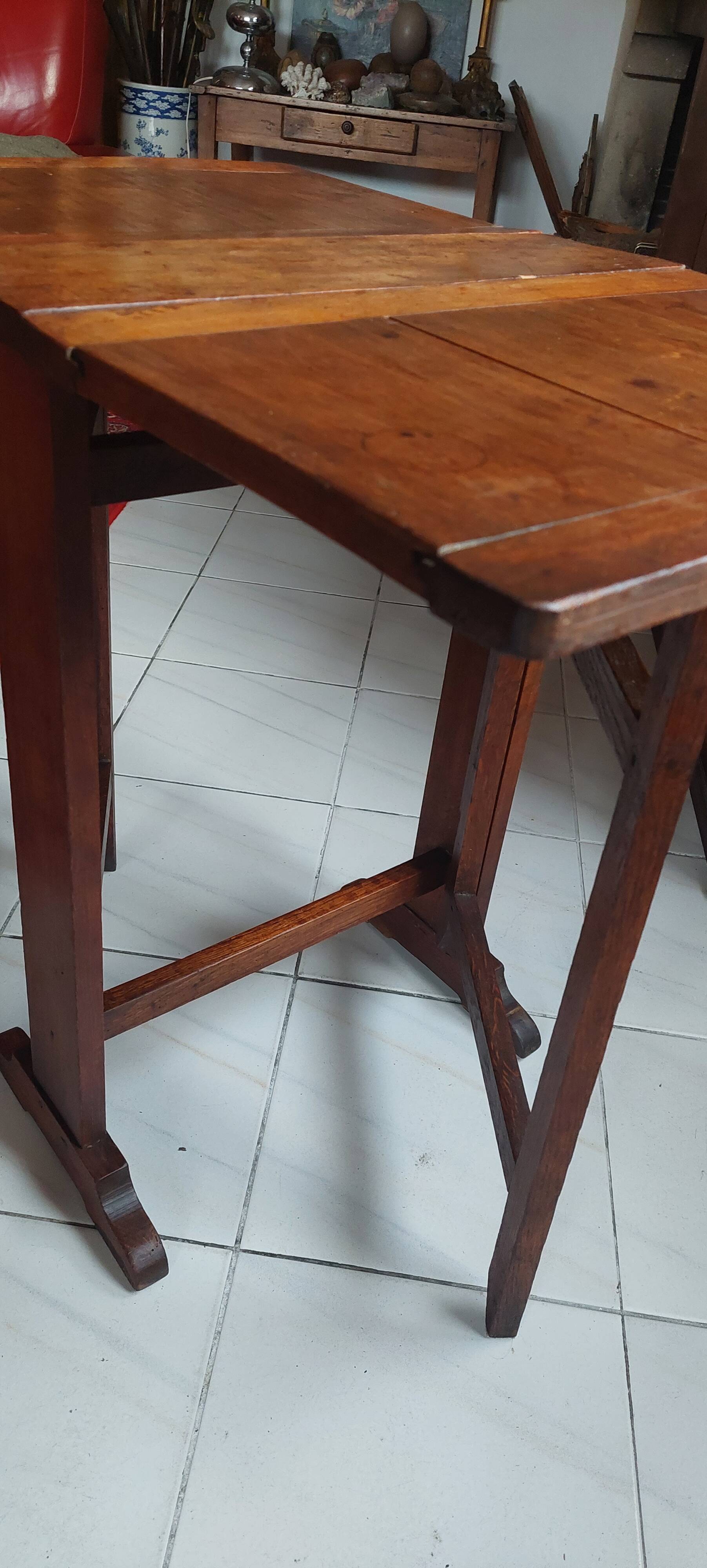 Small monastery table in pine wood.