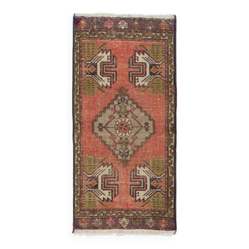 Tapis petit fait main. Tapis de porte vintage. Housse de siège turque. Tapis d'entrée. Tapis de cuisine. Tapis de bain.