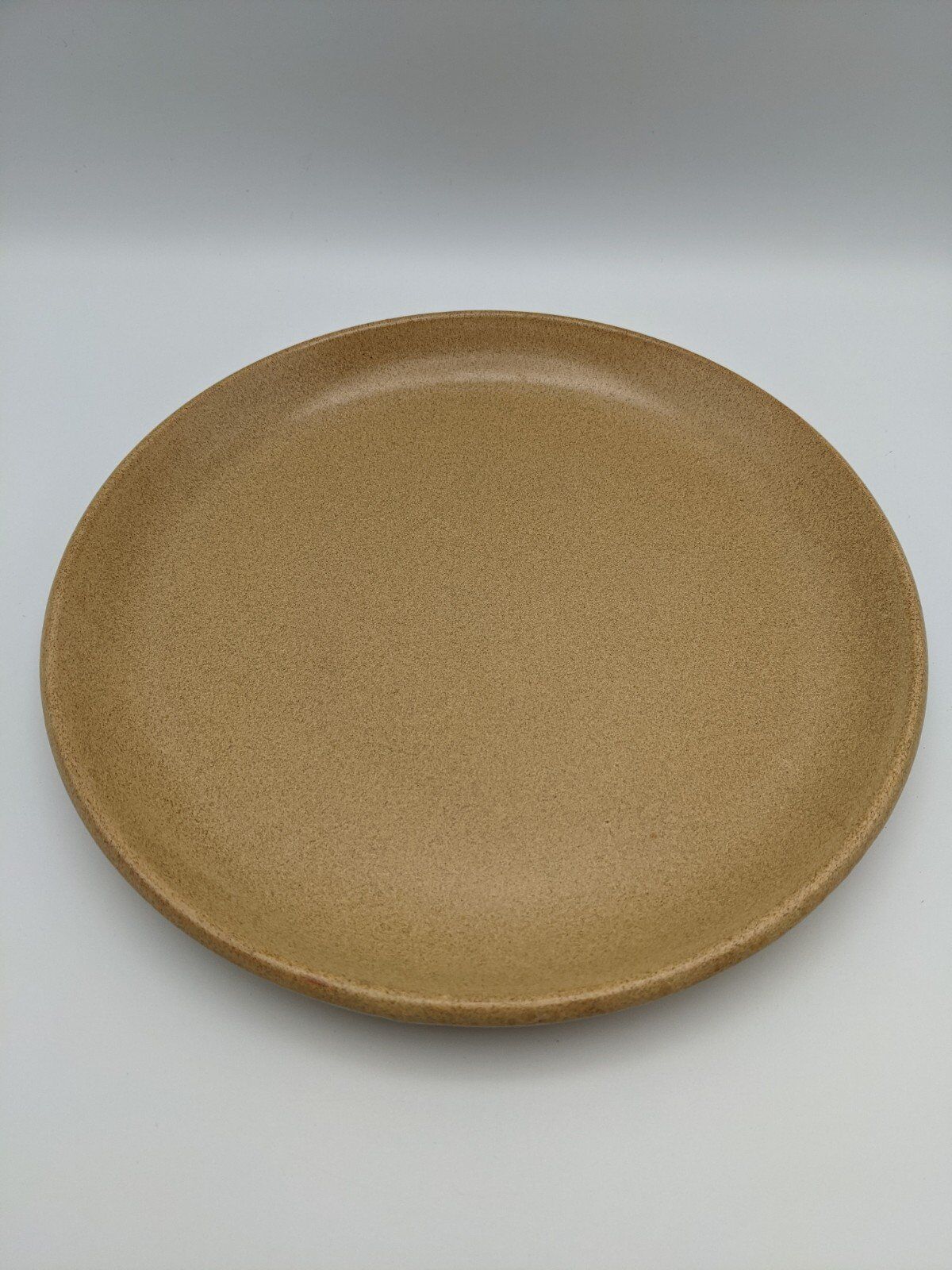Assiettes beige moucheté de Sarreguemines