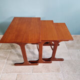 Ensemble de 3 tables gigognes en teck G-plan, années 1960