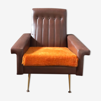 Vintage armchair in skaï