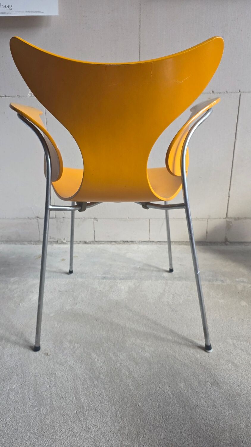 Arne Jacobsen Seaugull by Fritz Hansen