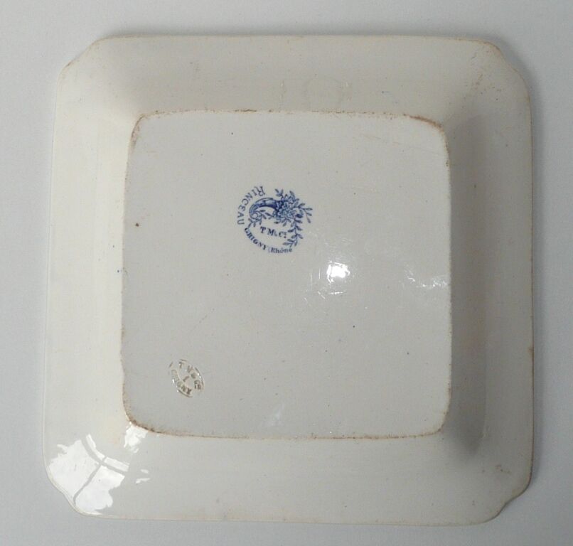 Former dish in earthenware of Grigny 19th
