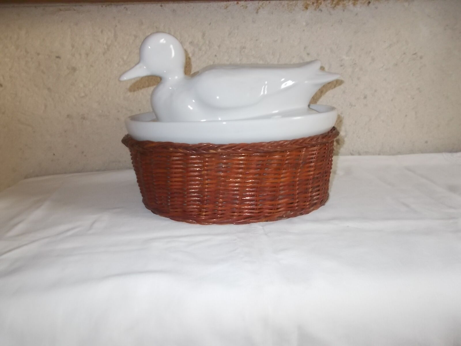 Terrine en faïence forme canard