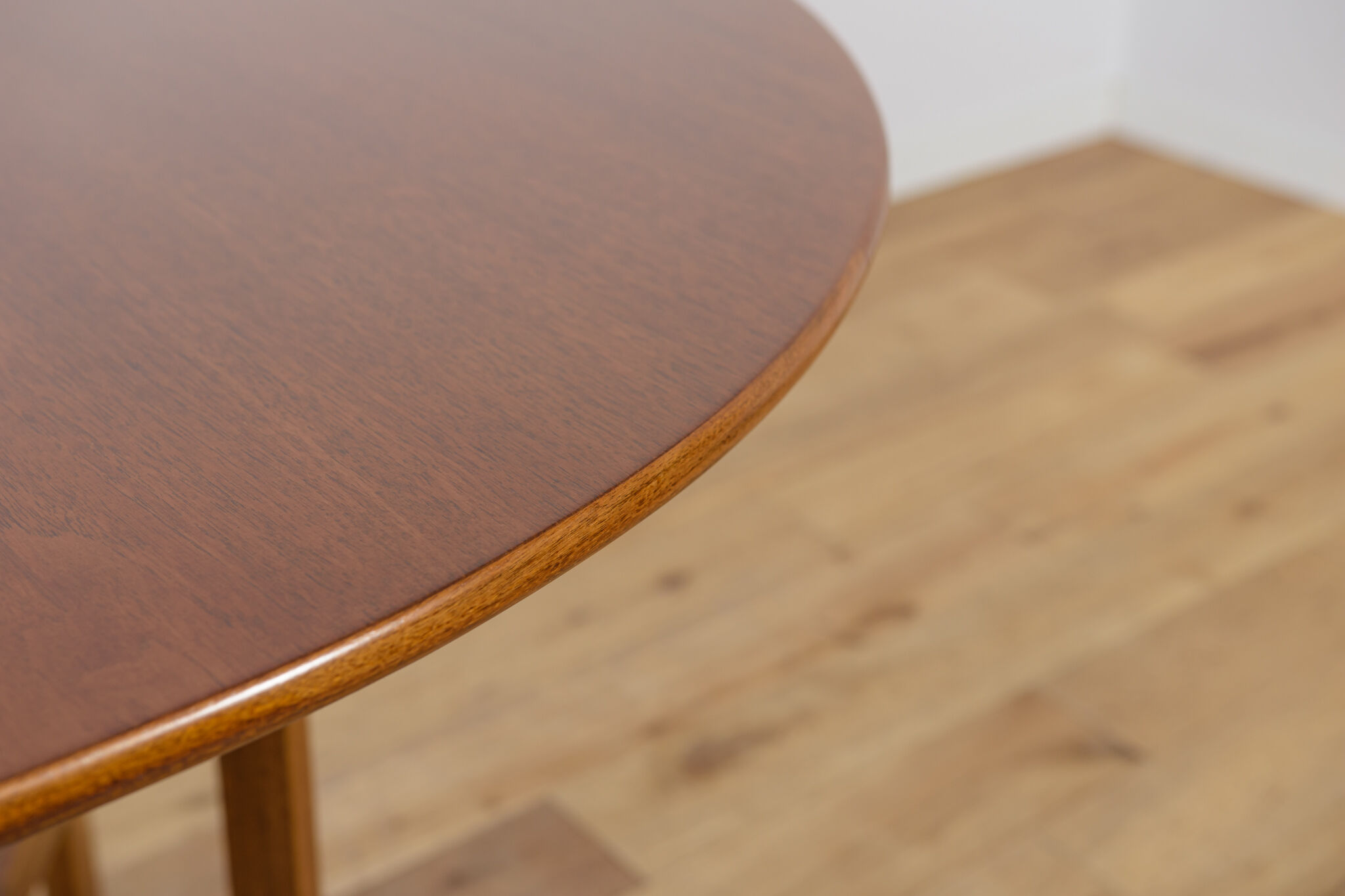 Mid-Century Modern Drop Leaf Round Dining Table from Jentique, United Kingdom, 1960s