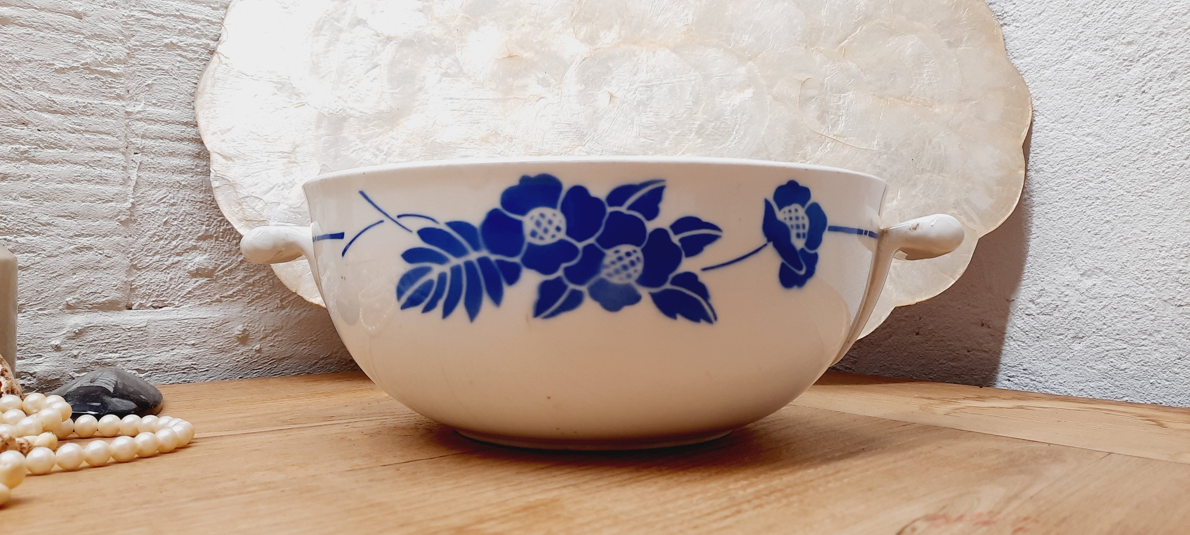 Salad bowl blue flowers