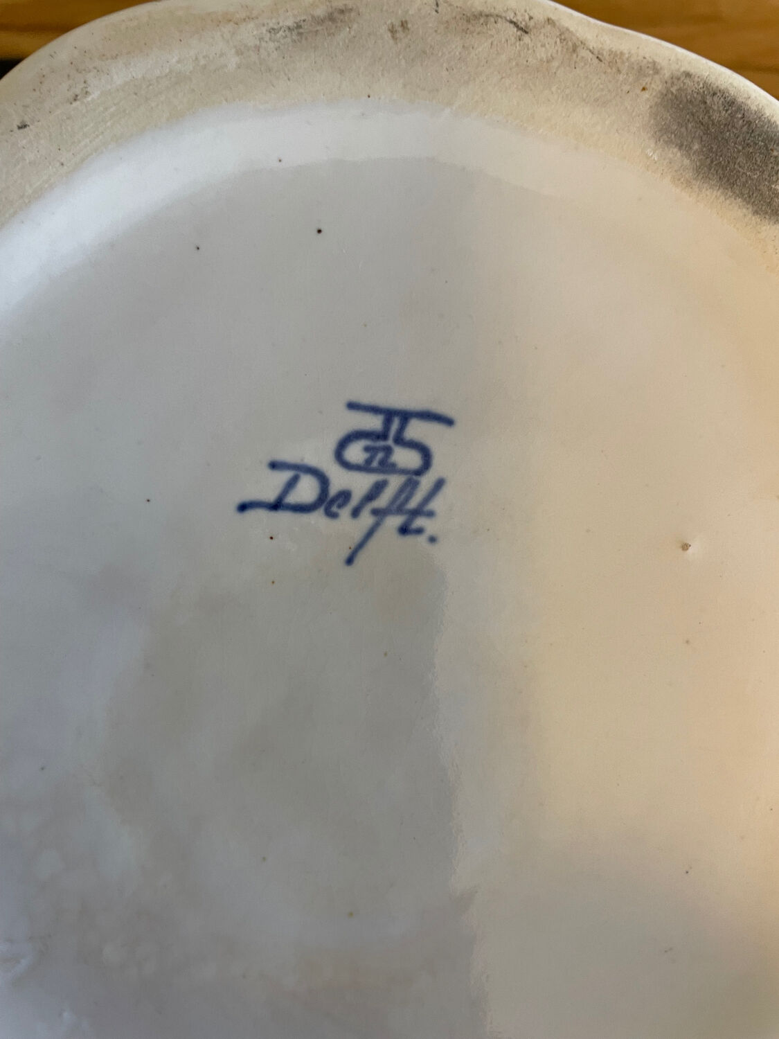 Delft salad bowl in cracked ceramic
