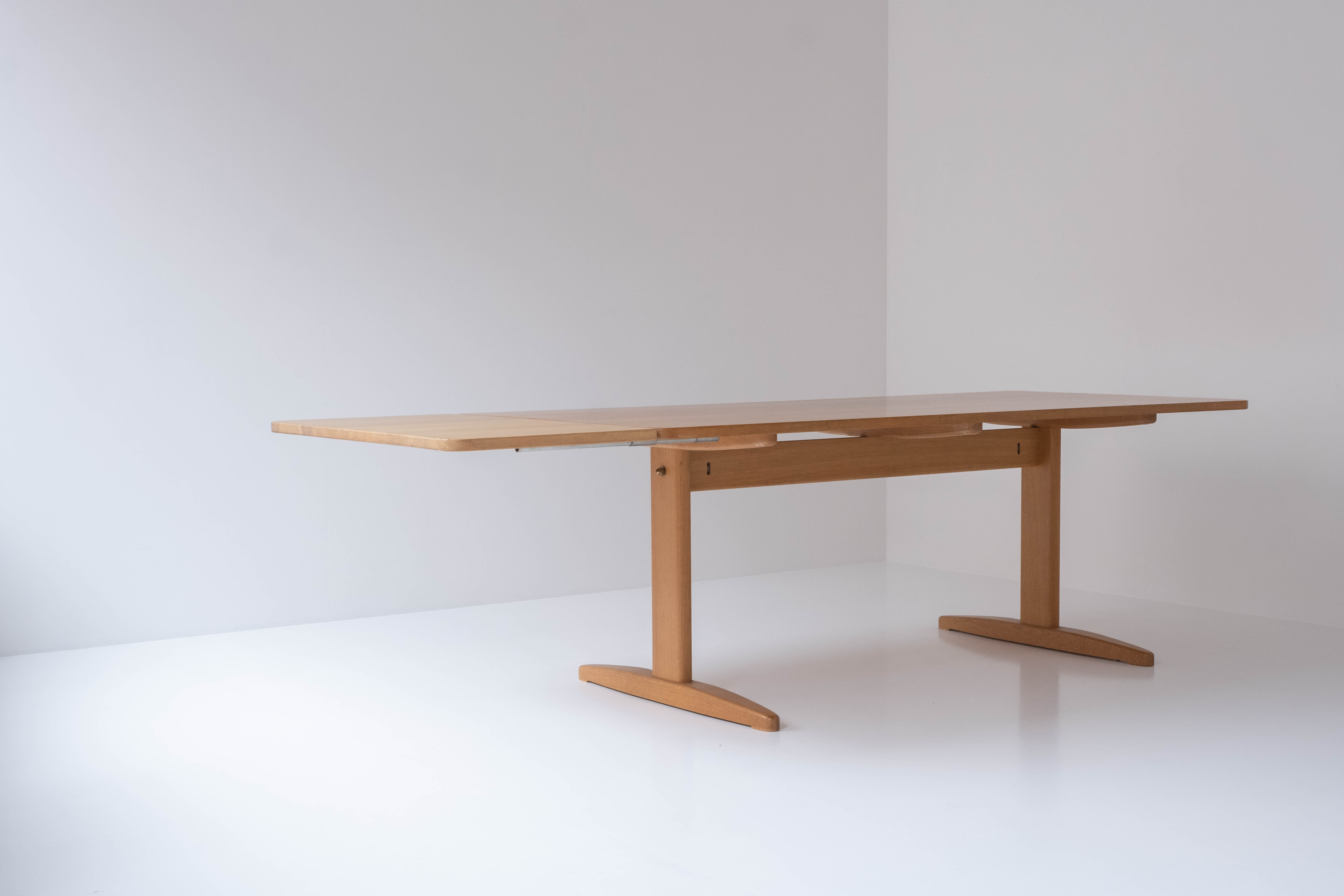 Shaker dining table designed by Børge Mogensen for Carl Madsen & Son, Denmark 1960s.