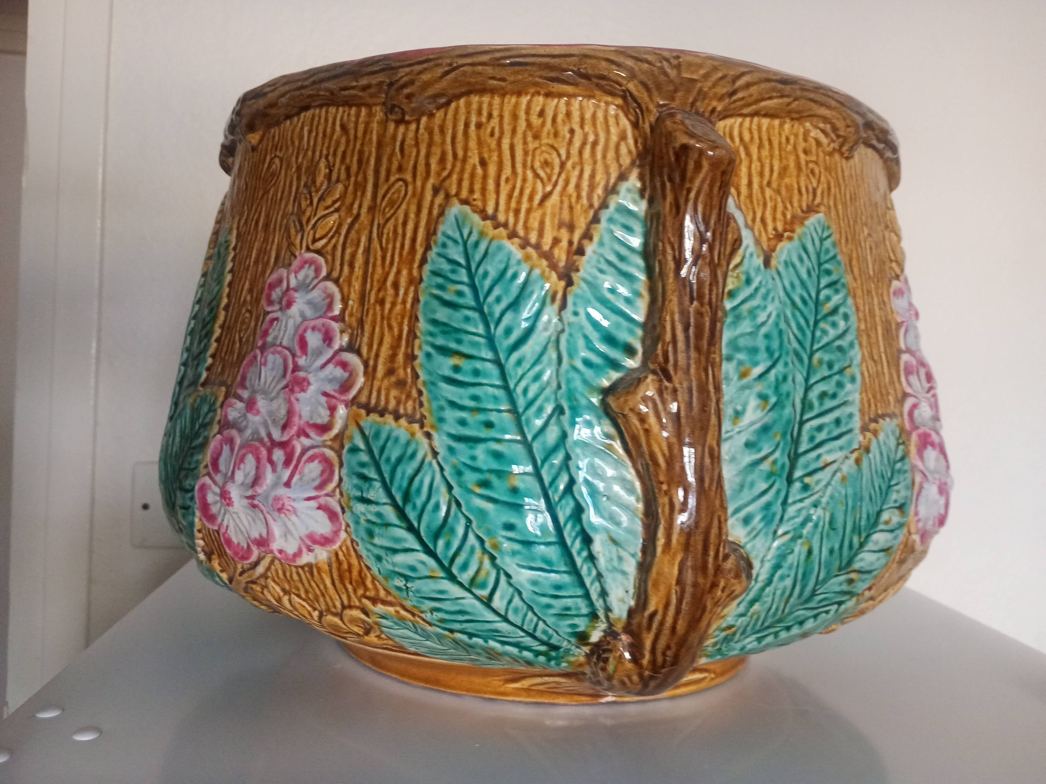 Large cache-pot or planter with chestnut flowers - Barbotine