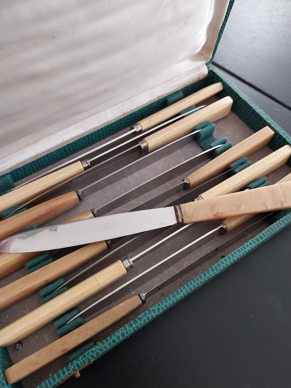 Old cheese knife set