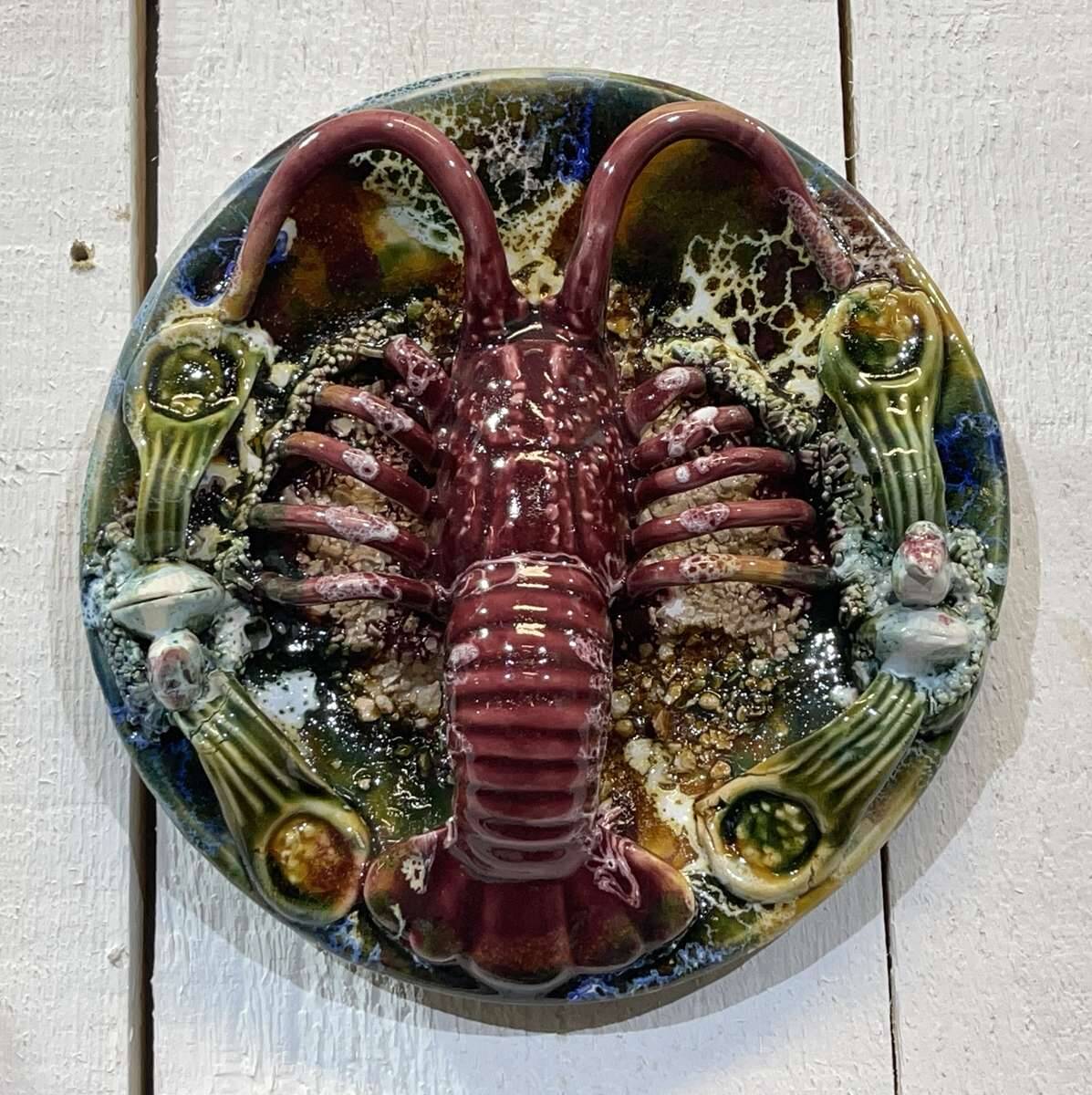 Set of 8 majolica-barbotine dishes and plates