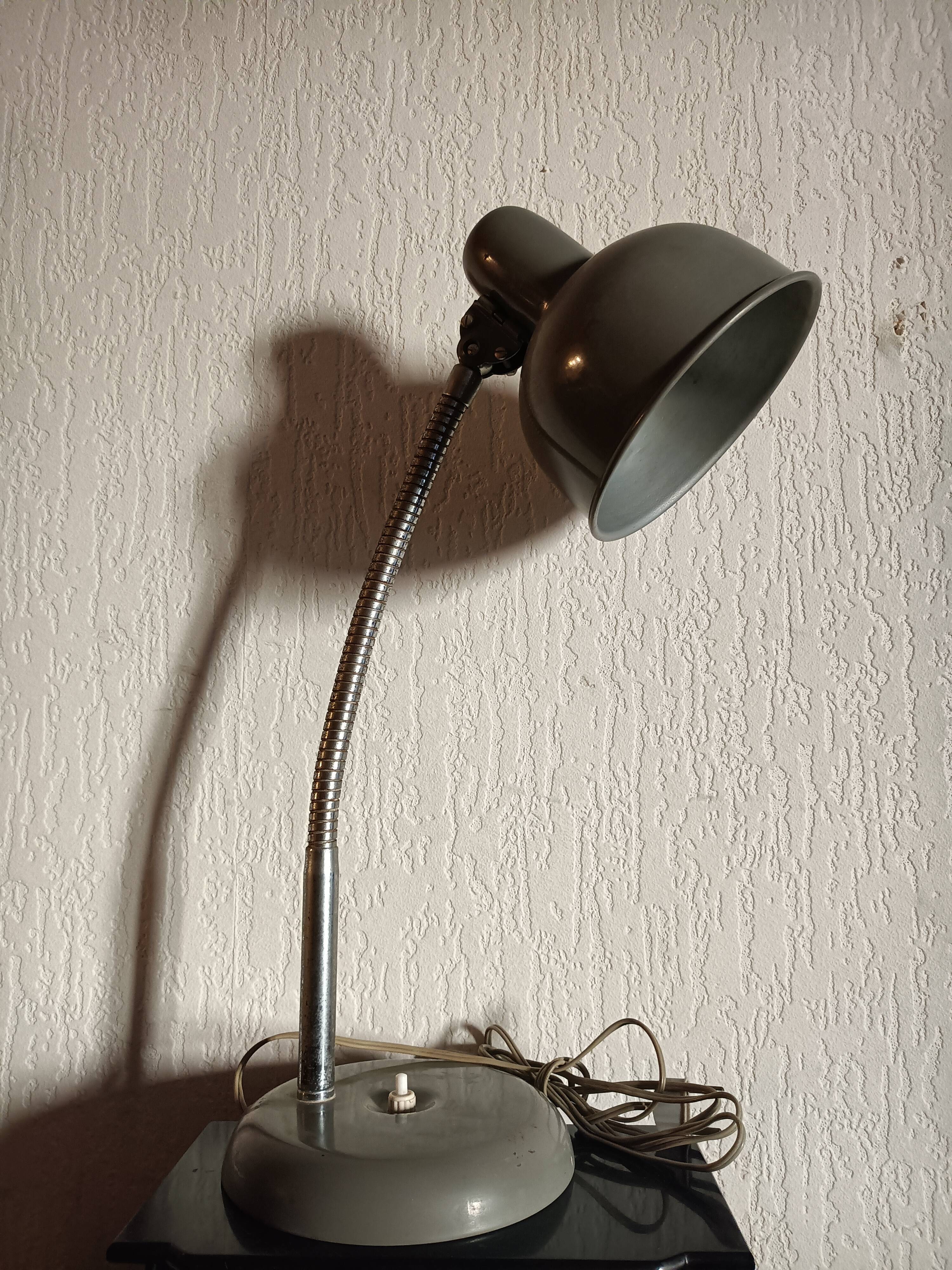 Old workshop lamp, articulated, very good condition, year 50