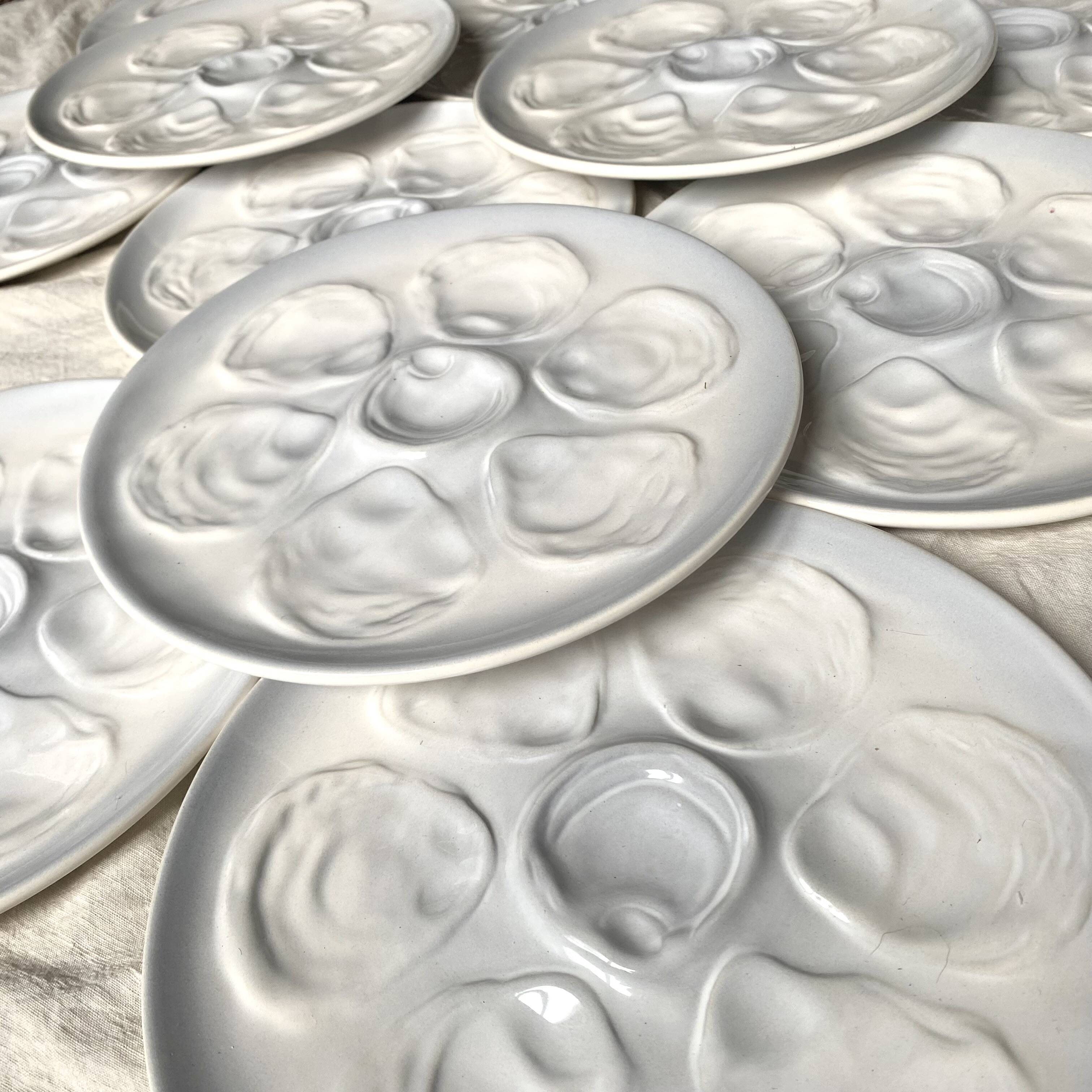 12 Saint Amand oyster plates, sky blue and white