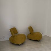 Lot 2 fauteuils Pallone Leolux par Roy de Scheemaker.
