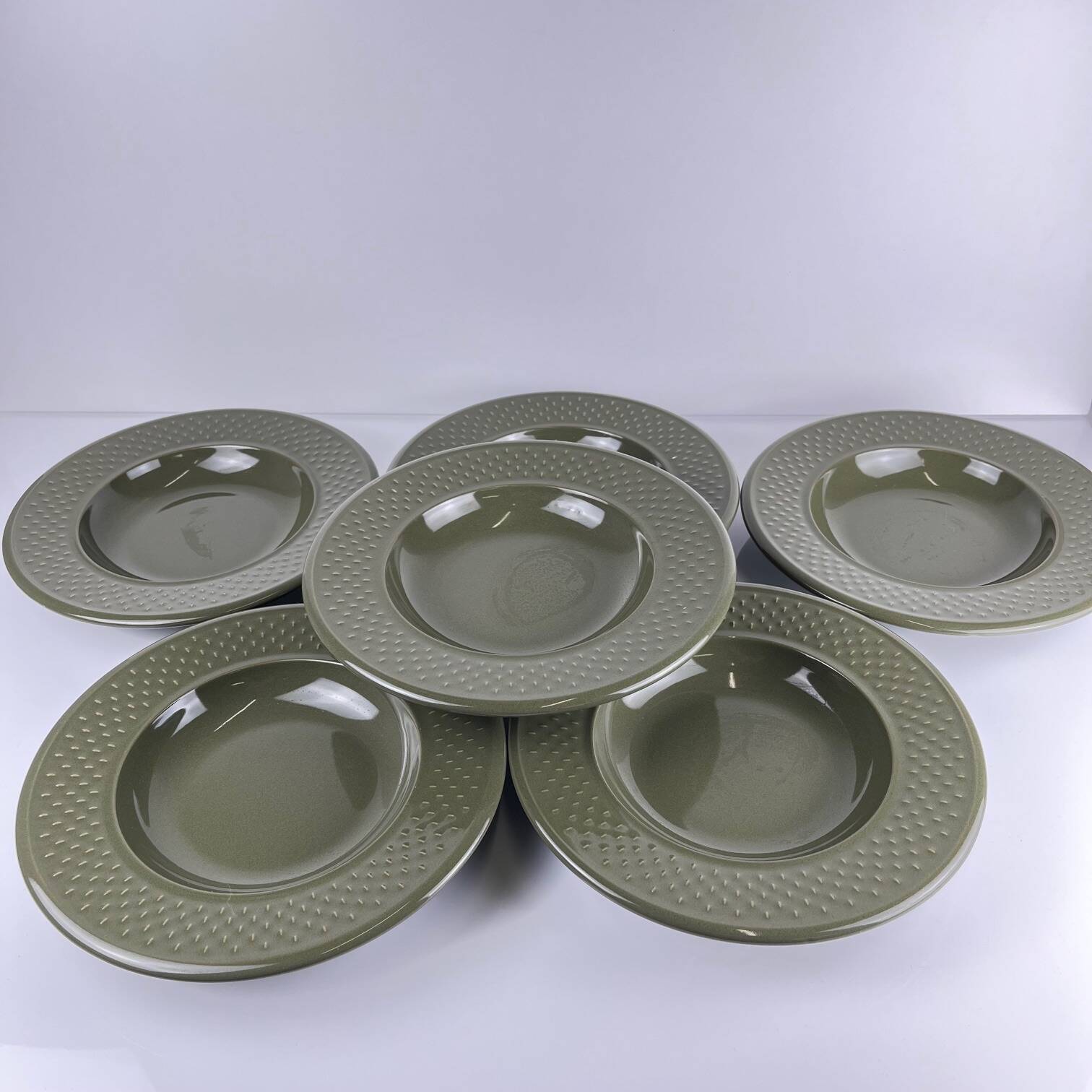 6 assiettes creuses vertes Genevieve Lethu modèle "Grain de riz"