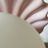 Opaline shell lamp