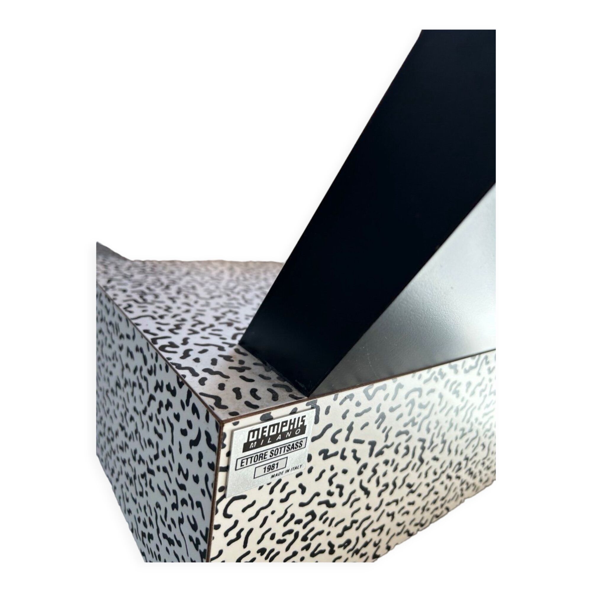 Bibliothèque Carlton Ettore Sottsass