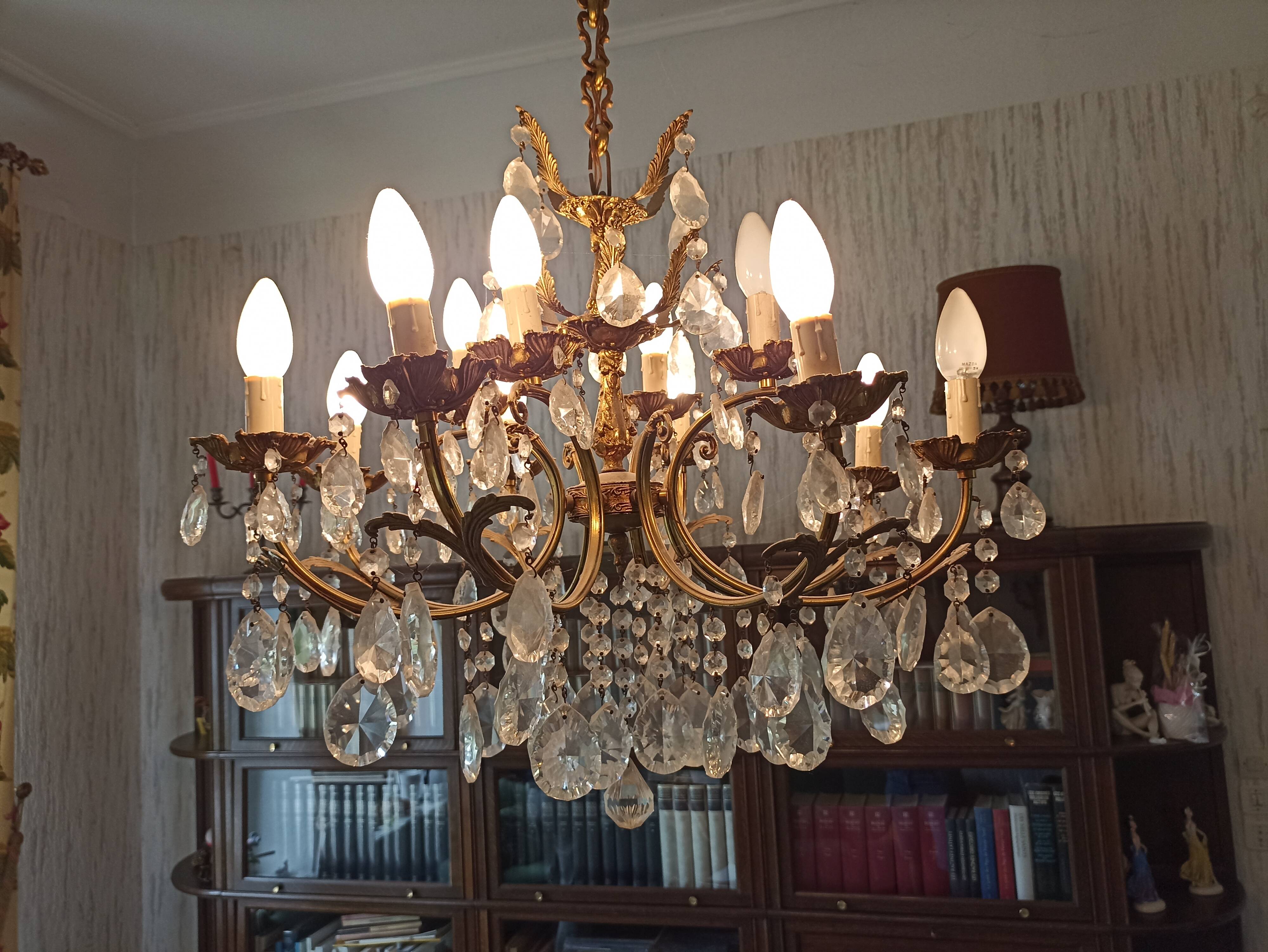 8-spoke chandelier brass and glass - gilded